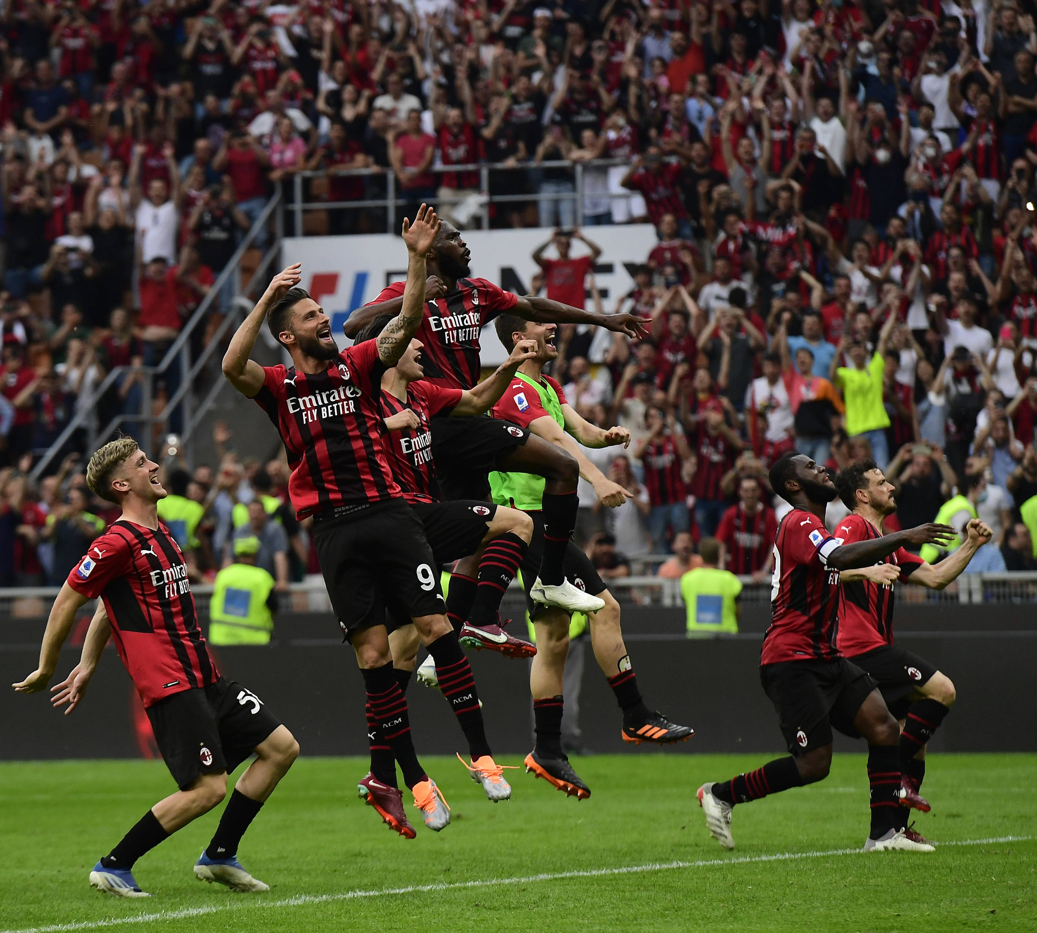 AC米兰主场2-1战胜热那亚的简单介绍