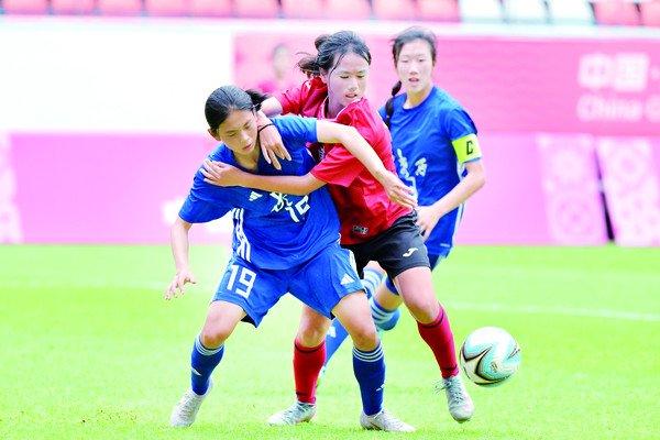 比赛回顾：女子足球联赛争夺激烈的简单介绍