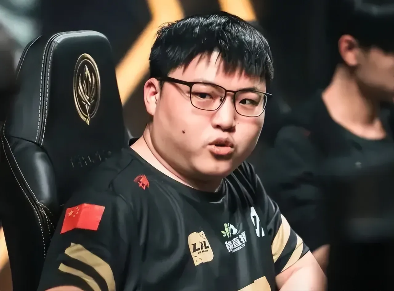 IG绝杀BLG，Uzi操刀奇招英雄翻盘小组赛2:0（釜山）