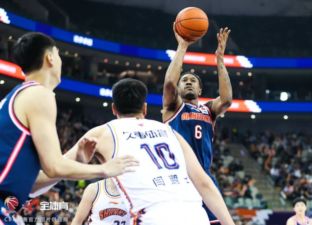 关于甘冈客场惊险逆转尼斯，全取三分的信息