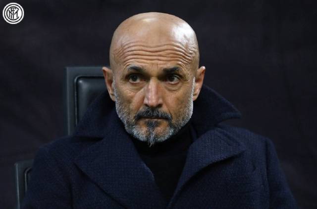 关于甘冈客场惊险逆转尼斯，全取三分的信息