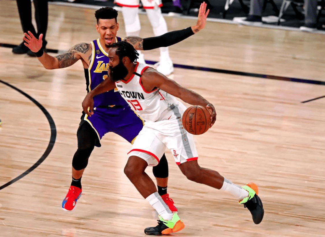 关于猛龙鏖战希腊男篮，丹尼·格林三分雨点燃全场的信息