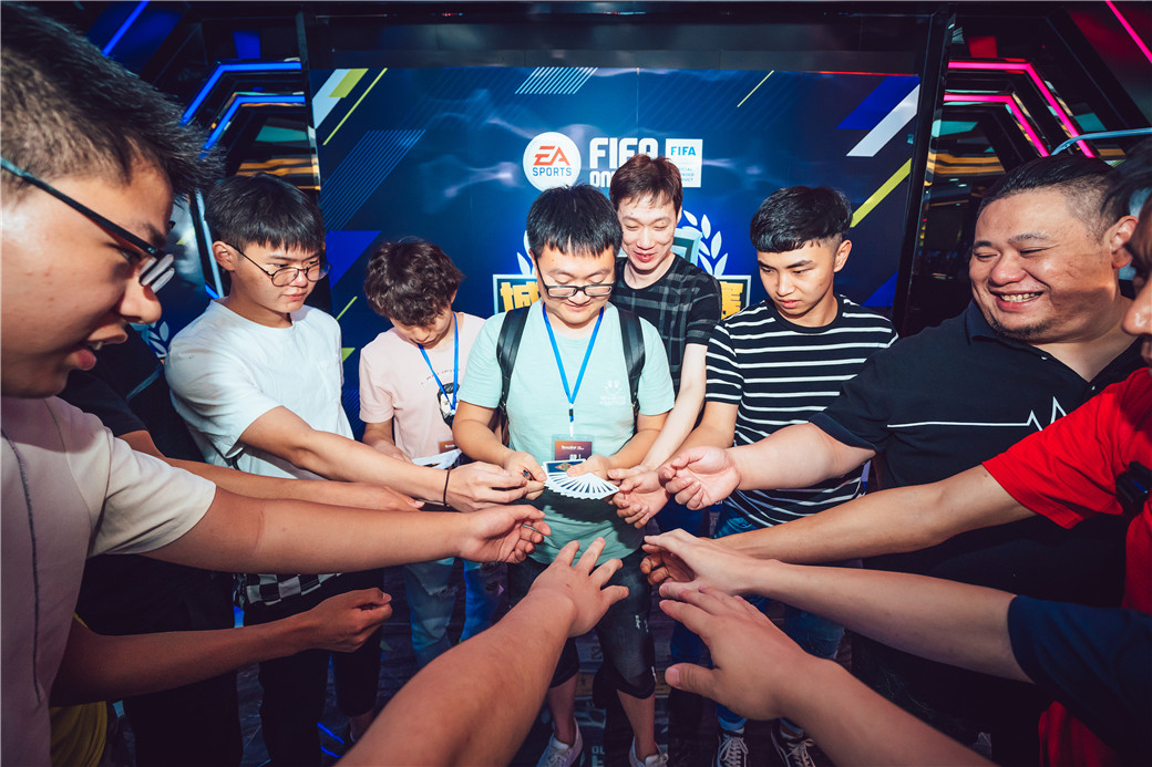 关于冷静与激情交织！游泳完美收官的信息